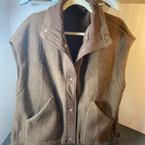 NWT Brown Sherpa Fleece Vest – Size XXL – Soft & Cozy